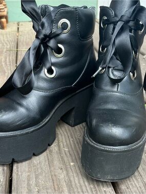 Women’s Black Platform Lace-Up Ankle Boots